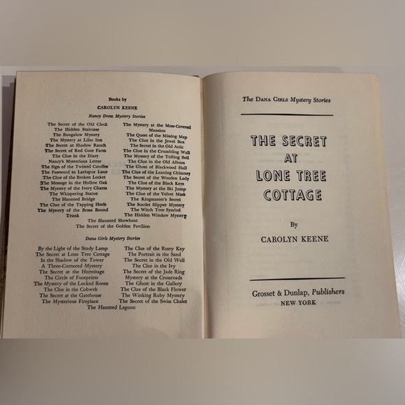 Vintage 1934 The Dana Girls - The Secret at Lone Tree Cottage by Carolyn Keene - Picture 4 of 14